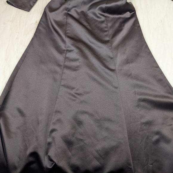 Gorgeous, sequined, Formal Gown by Bonny (S14) (Never worn, style tag intact!) - Picture 6 of 16